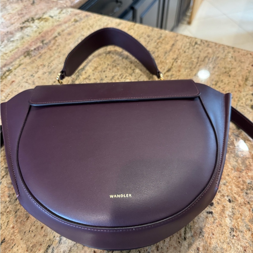 Wandler NWOT LG size shoulder/handbag in plum.